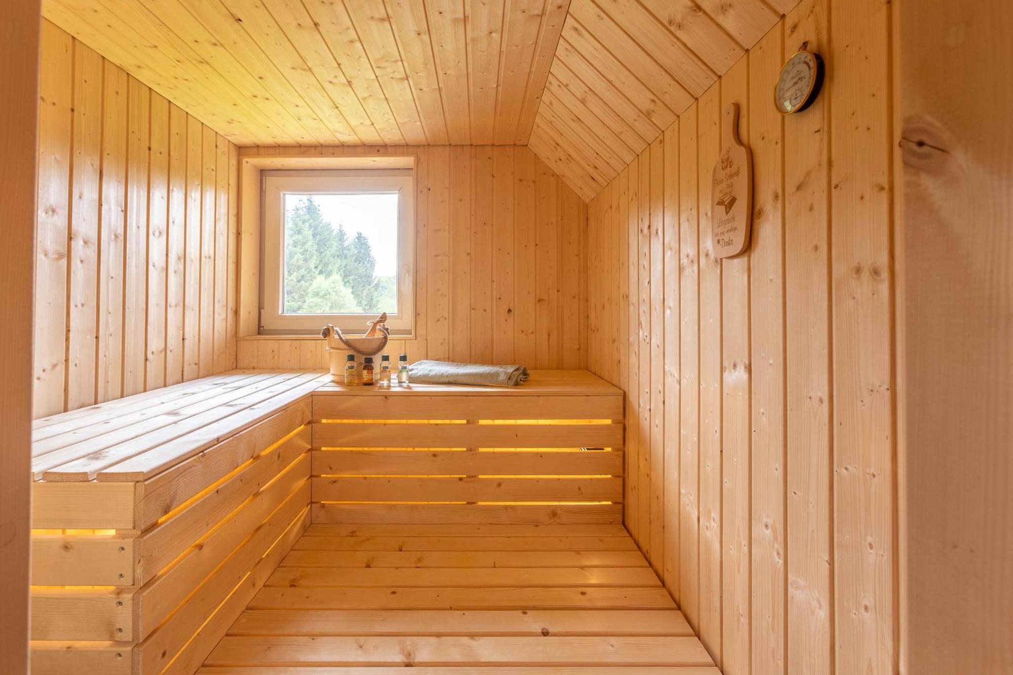 Urlaub Am Schwarzbach Mit Sauna Und Whirlpool Haus Felix Küchelscheid エクステリア 写真